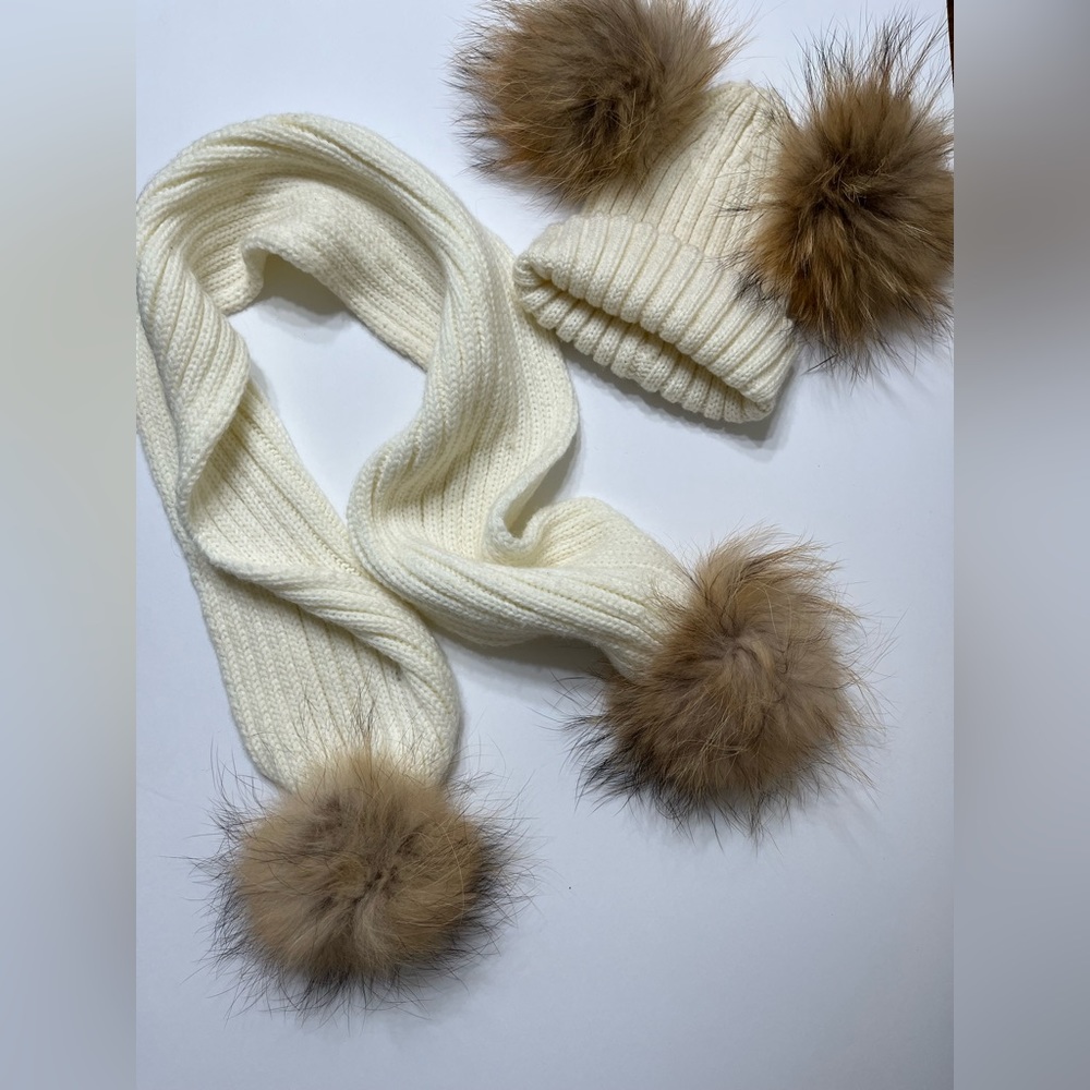Pom Pom beanie & scarf set